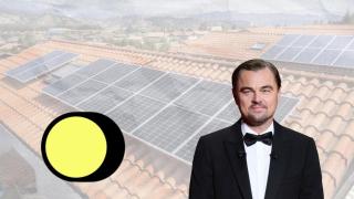 El logo de SolarMente junto a una foto de Leonardo DiCaprio y unas placas solares de fondo