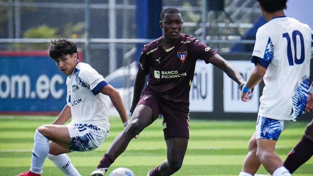 Ederson Castillo, durant un partit amb LDU Quito