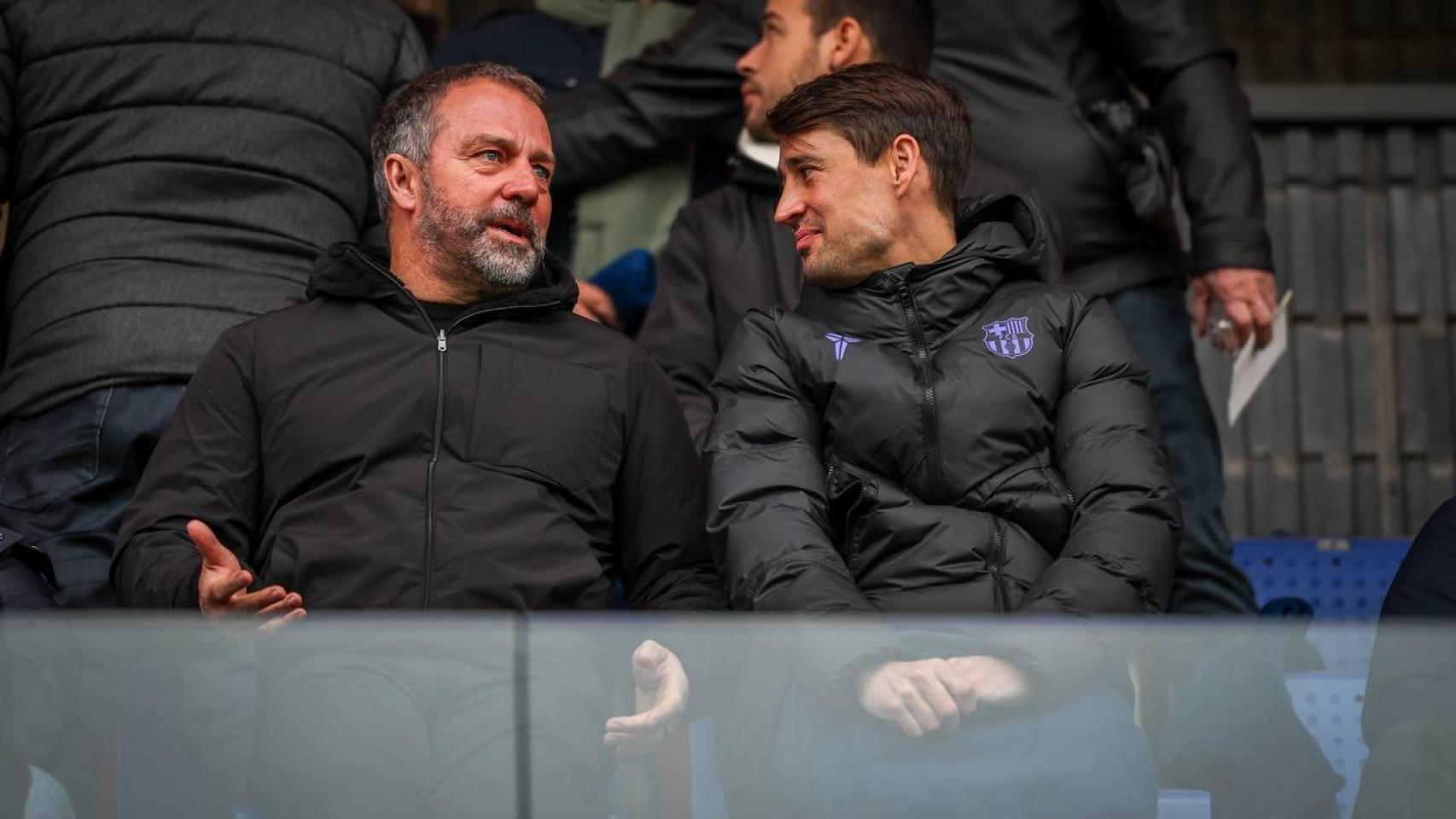 Hansi Flick y Bojan Krkic, durante un partido del Barça B en el Estadi Johan Cruyff