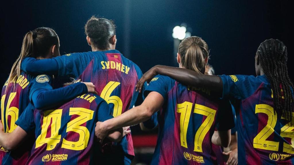 Las jugadoras del Barça Femenino festejan un gol contra el Madrid CFF