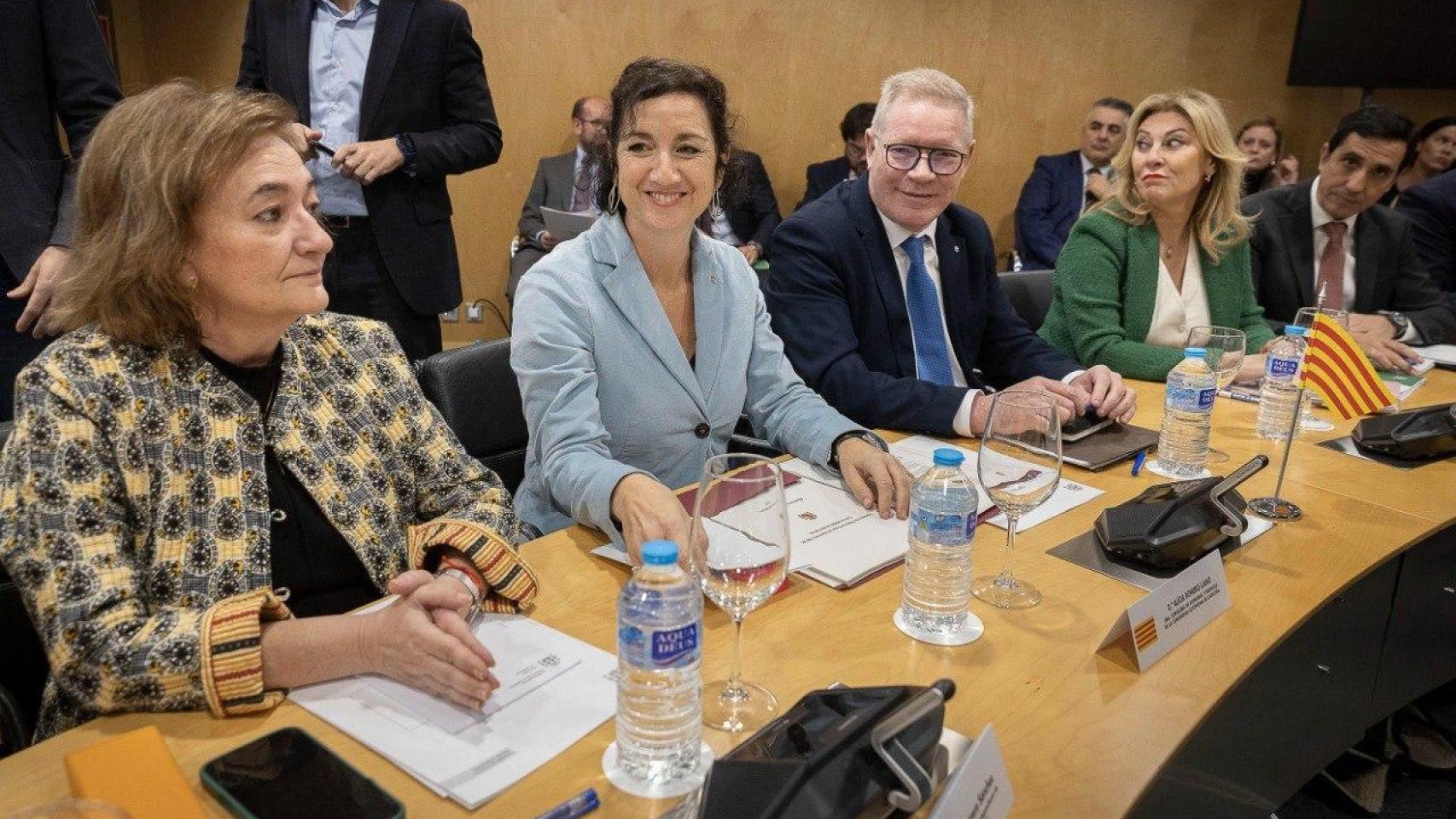 La 'consellera' de Economía, Alícia Romero, y el secretario general Juli Fernández en el Consejo de Política Fiscal y Financiera del 14 de enero de 2026, en Madrid, por la nueva financiación autonómica