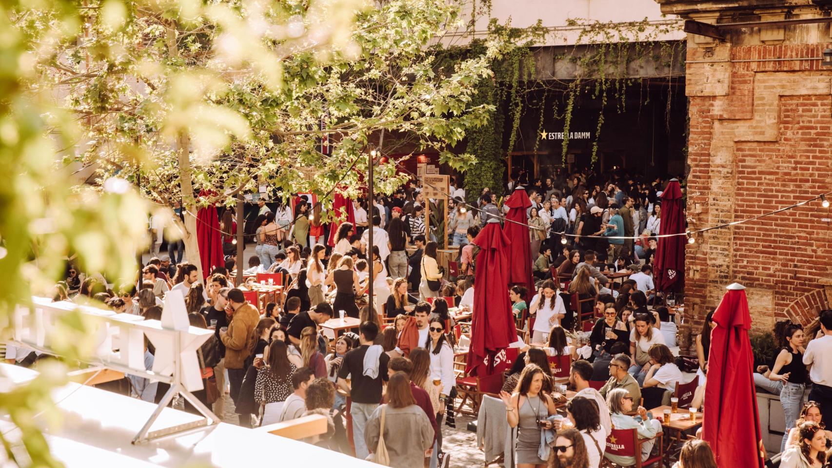 La celebración de Sant Jordi en la Antigua Fábrica Estrella Damm / DAMM