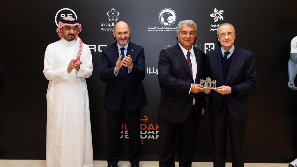 Joan Laporta y Florentino Pérez, en la previa de la final de la Supercopa