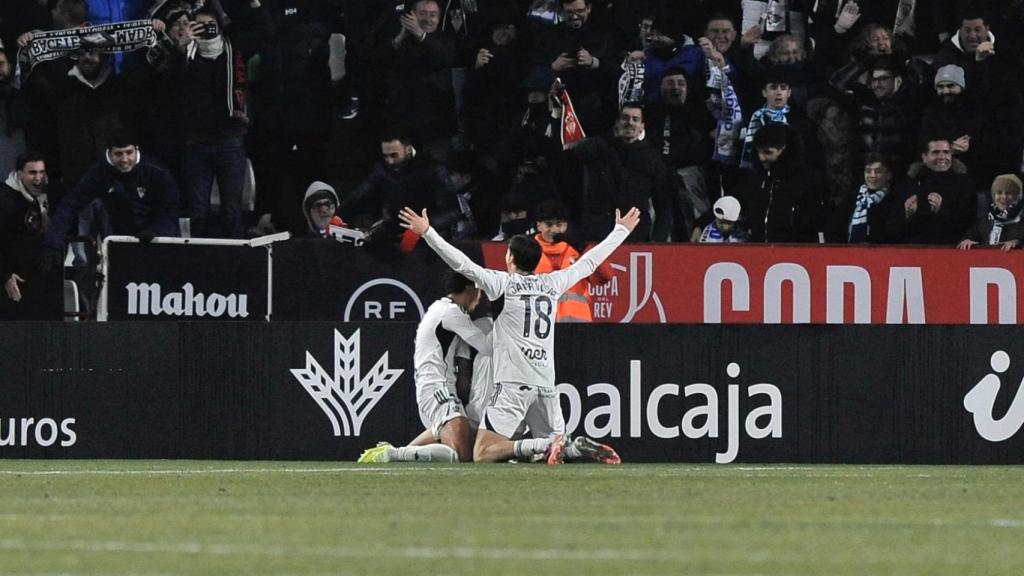 Els jugadors de l'Albacete celebren el segon gol de Jefté davant el Reial Madrid