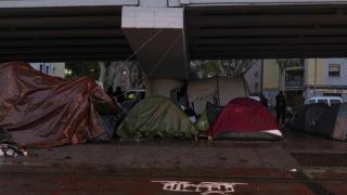 Los desalojados del B9 bajo la C-31 en Badalona