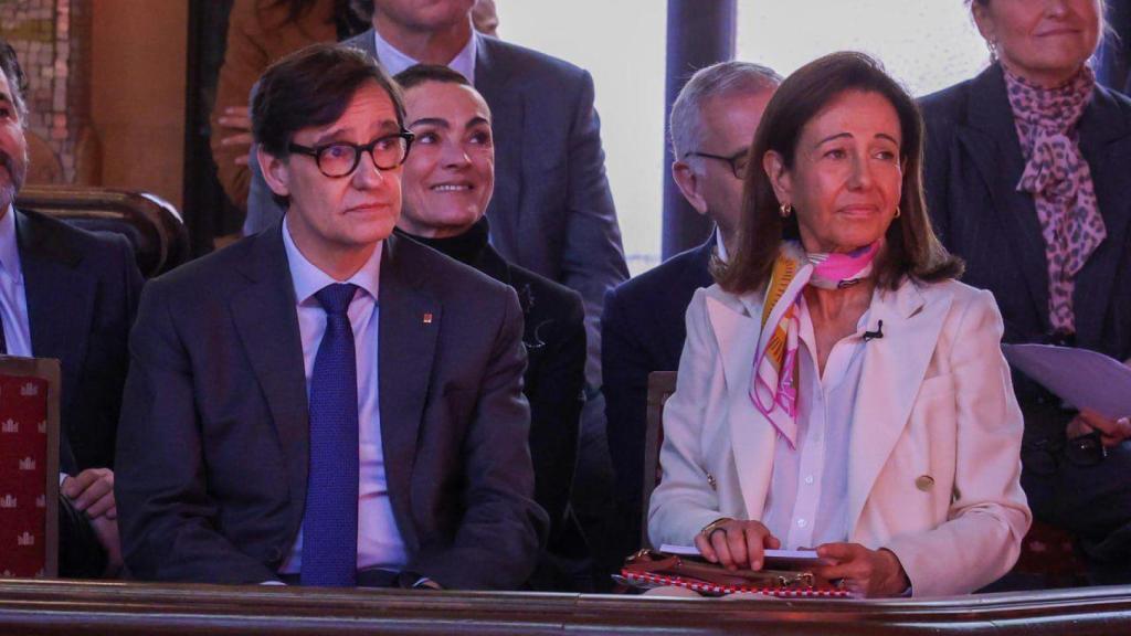 El 'president' de la Generalitat, Salvador Illa, y la presidenta del Banco Santander, Ana Botín, en el Palau de la Música Catalana, Barcelona, el 15 de enero de 2026