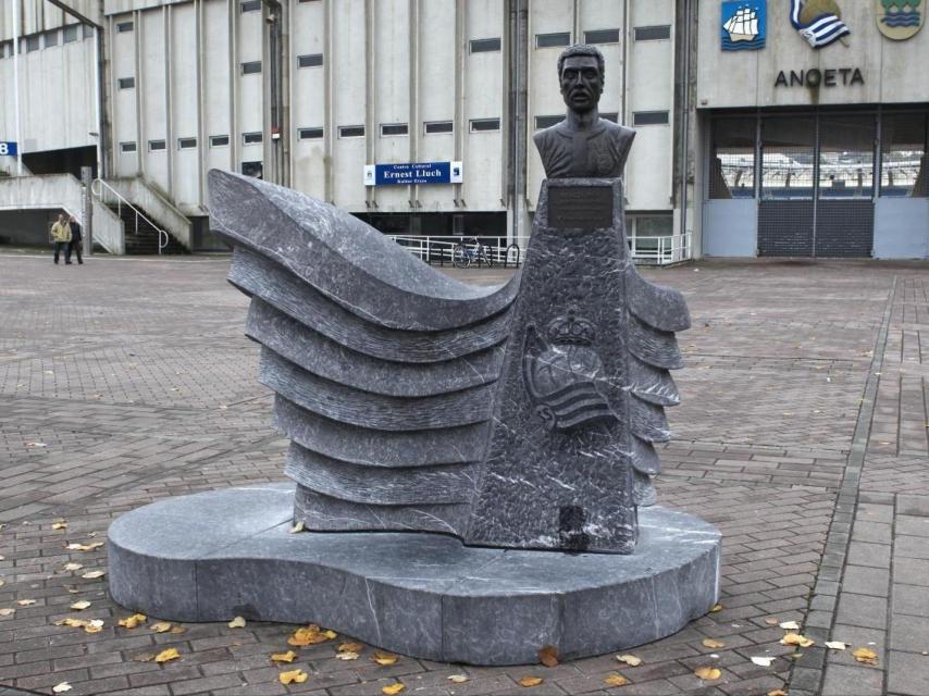 Estatua de Ormaetxea en Anoeta