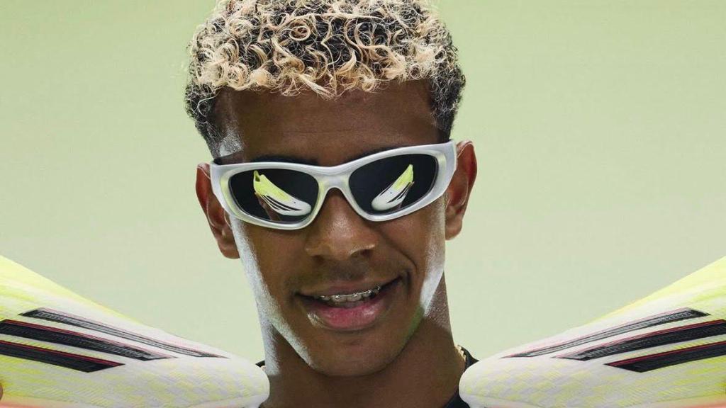 Lamine Yamal promociona las nuevas botas 'F50' de Adidas