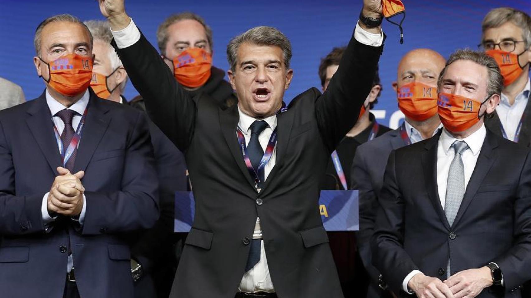 Joan Laporta celebra la victoria en las elecciones presidenciales del Barça en 2021