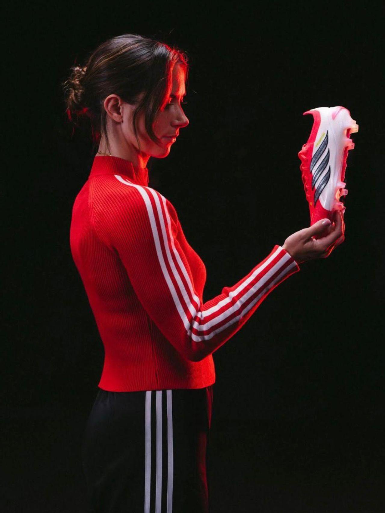Aitana Bonmatí promociona las nuevas botas Predator de Adidas