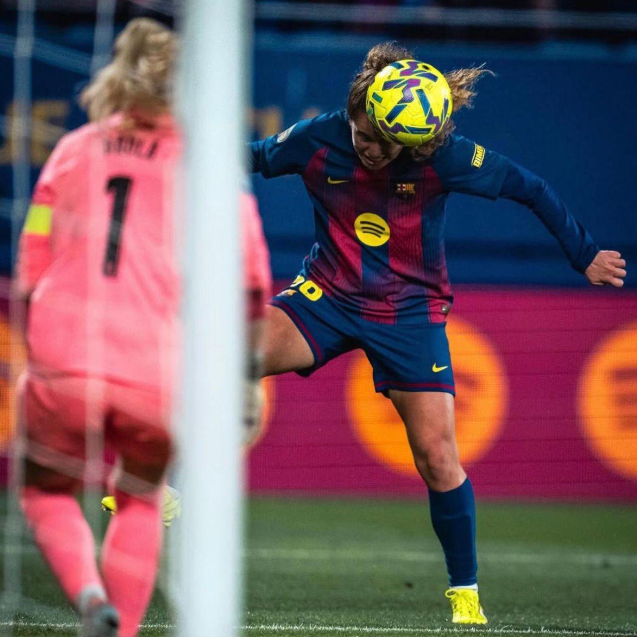 Laia Martret remata de cabeza en su debut con el Barça Femenino en la Liga F