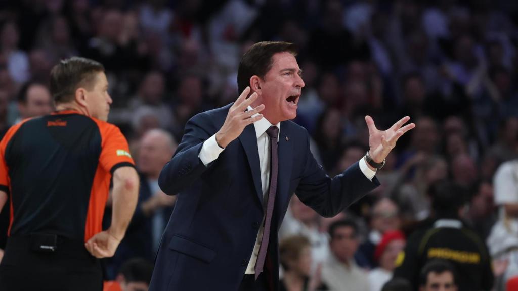 Xavi Pascual, enfurecido, en el clásico contra el Real Madrid de basket en la Euroliga