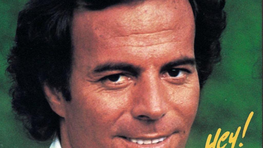 Julio Iglesias, en la portada de su disco 'Hey!'