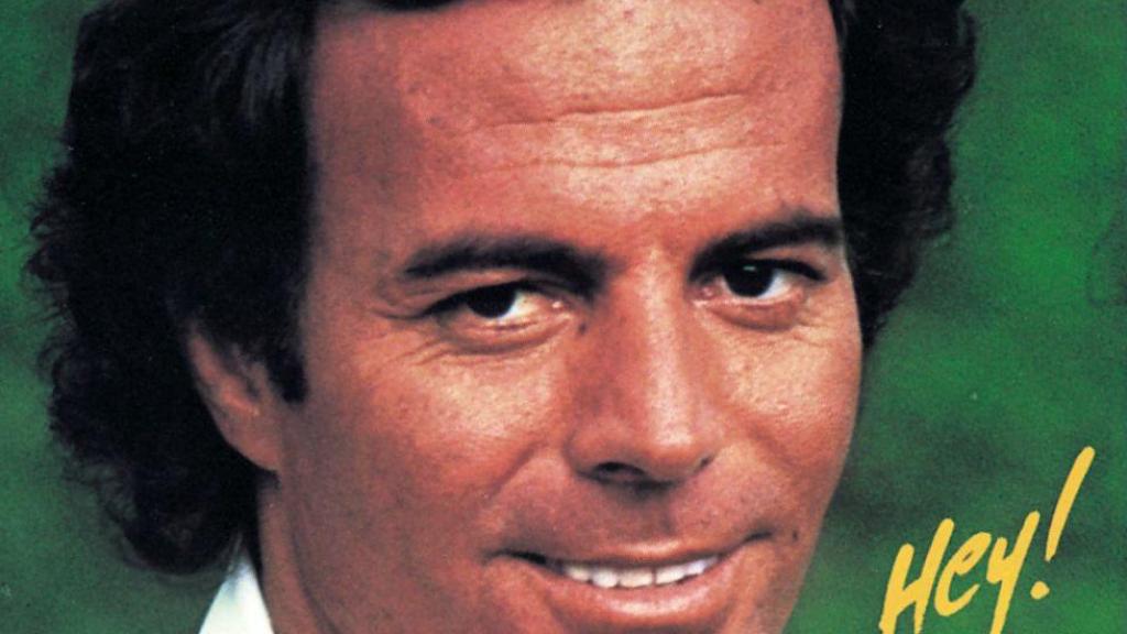 Julio Iglesias, en la portada de su disco 'Hey!'