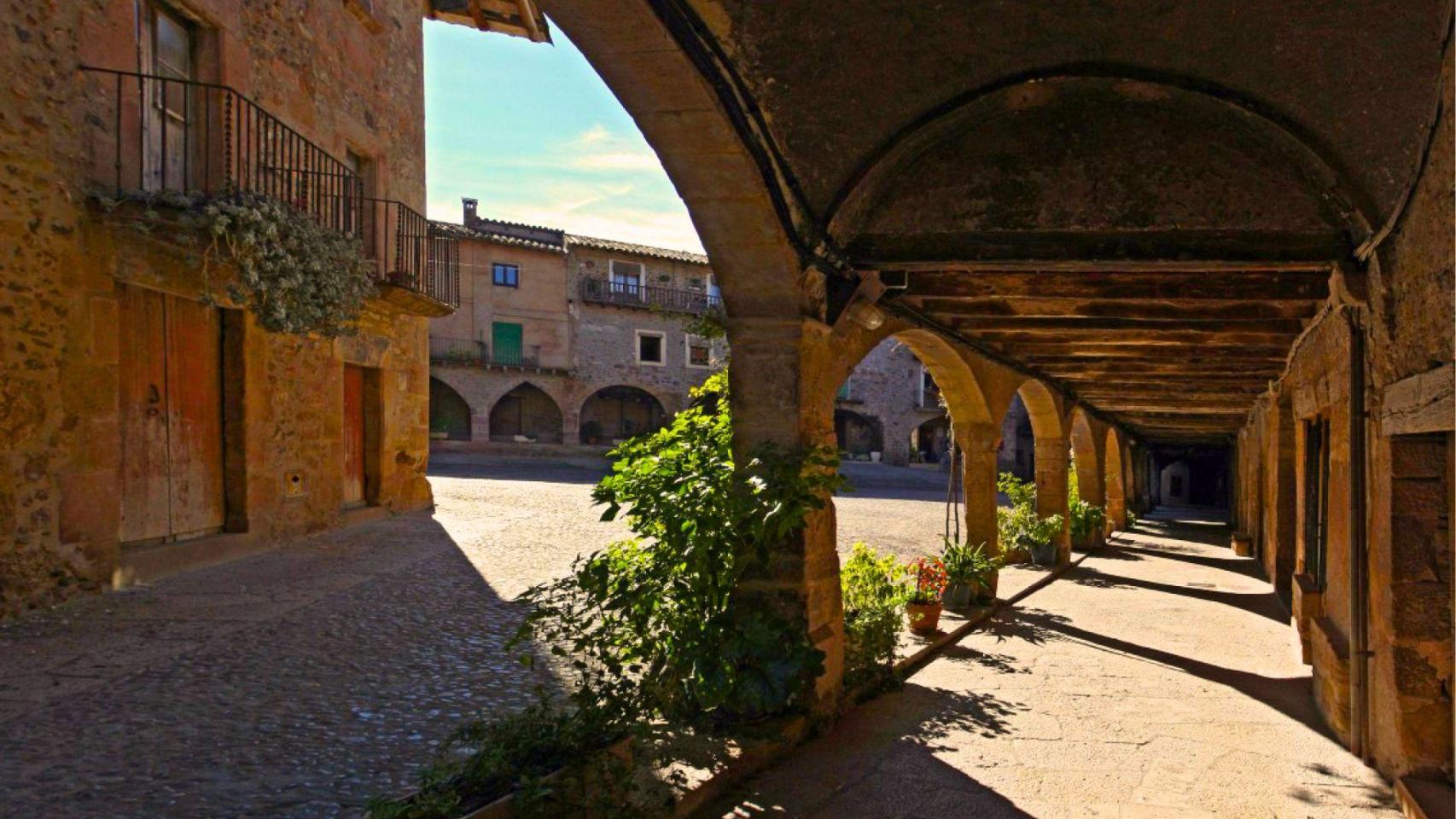 El desconocido pueblo de Girona protagonista de una de las películas más vistas en Prime Video, Santa Pau