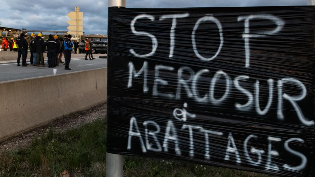 Tall de carretera dels agricultors per l'acord de la UE amb Mercosur