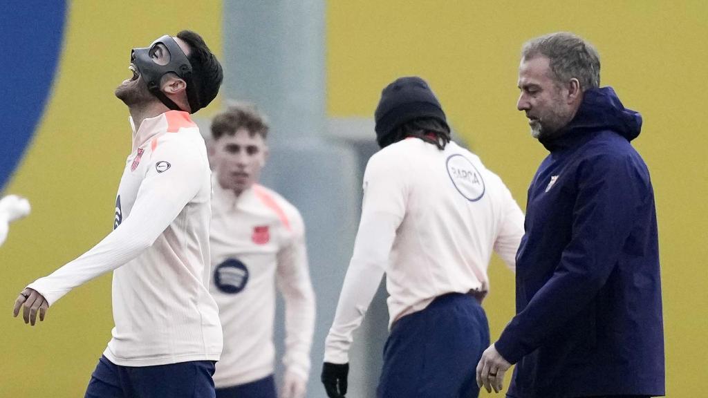 Hansi Flick fa riure Éric García abans del Reial Societat-Barça