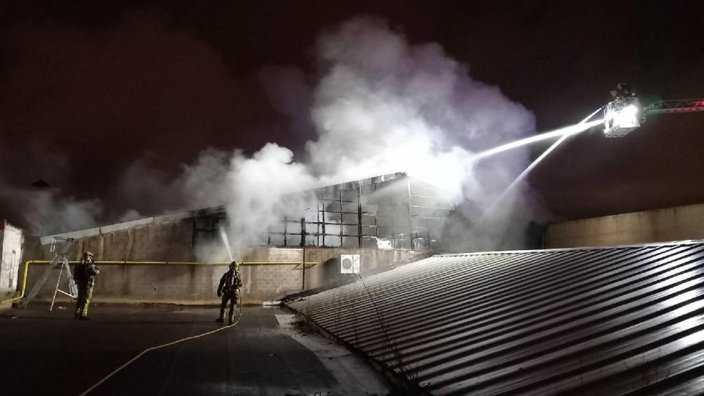 Incendio de una nave industrial en Reus
