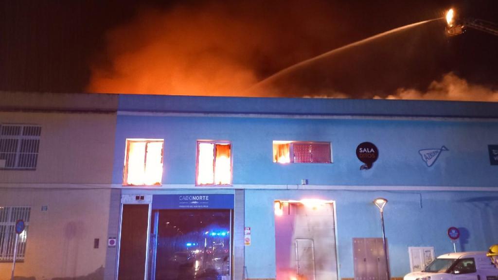 incendio de una nave industrial en Reus