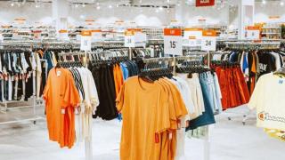 El interior de una tienda HalfPrice