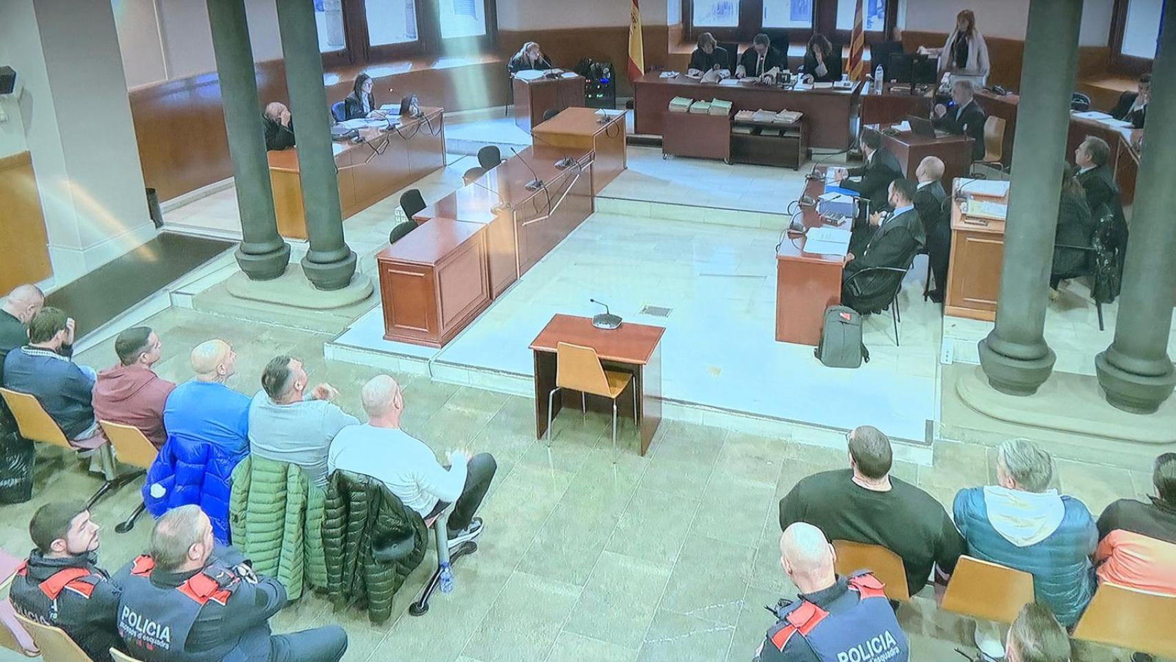 Parte de los acusados durante la vista de este lunes 19 de enero