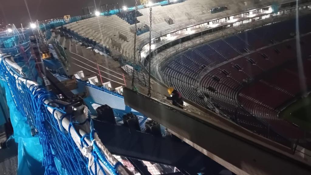 La tercera grada del Camp Nou, en obras