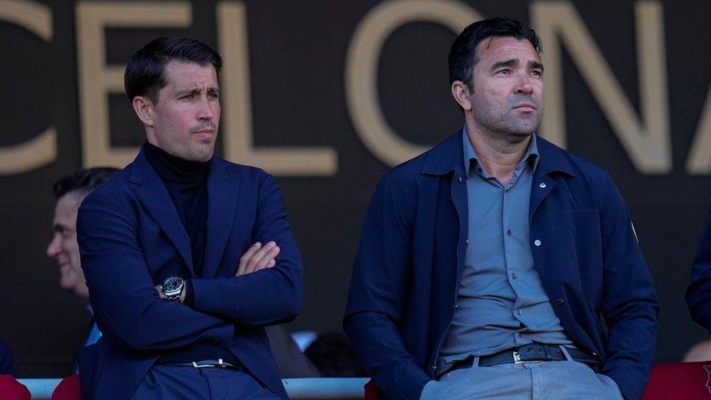 Bojan Krkic y Deco, durante un partido en el palco del Estadi Olímpic de Montjuïc