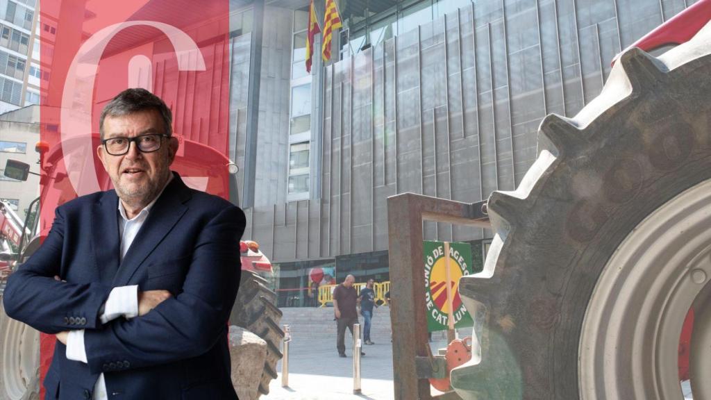 Un grupo de agricultores en tractor, durante una concentración convocada por Unió de Pagesos