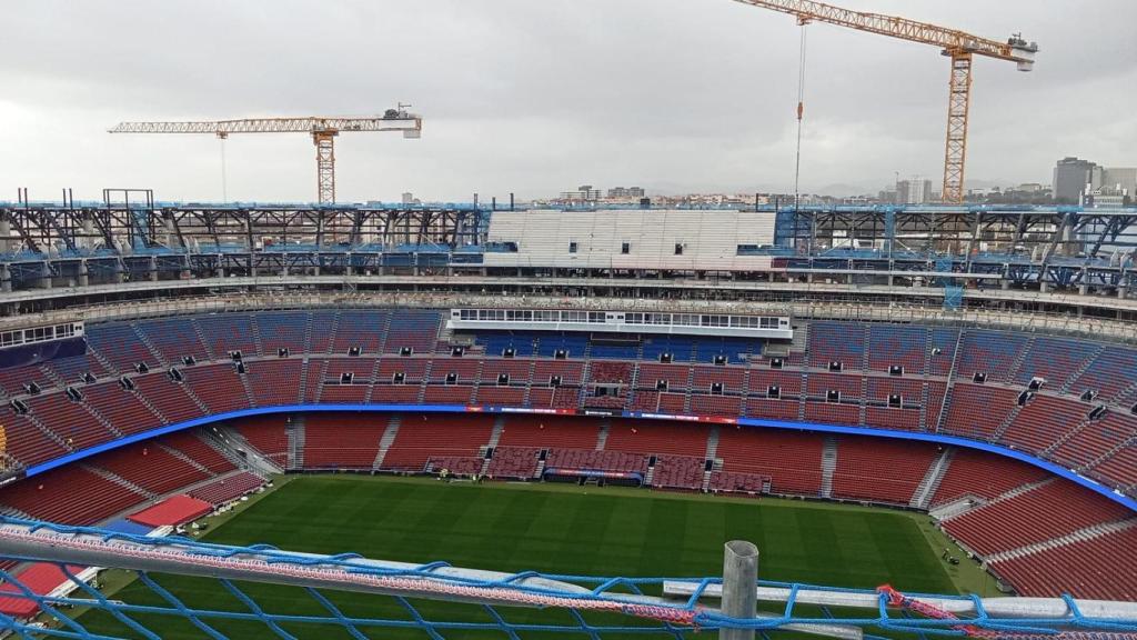 La tercera grada del Camp Nou toma forma: zona tribuna