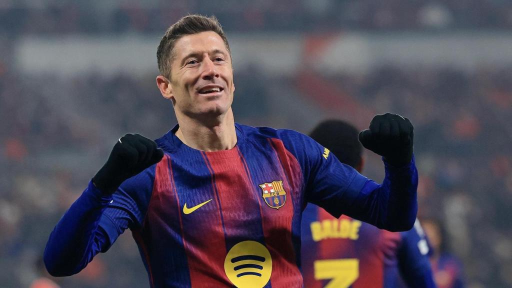 Robert Lewandowski celebra el seu gol davant l'Slavia de Praga