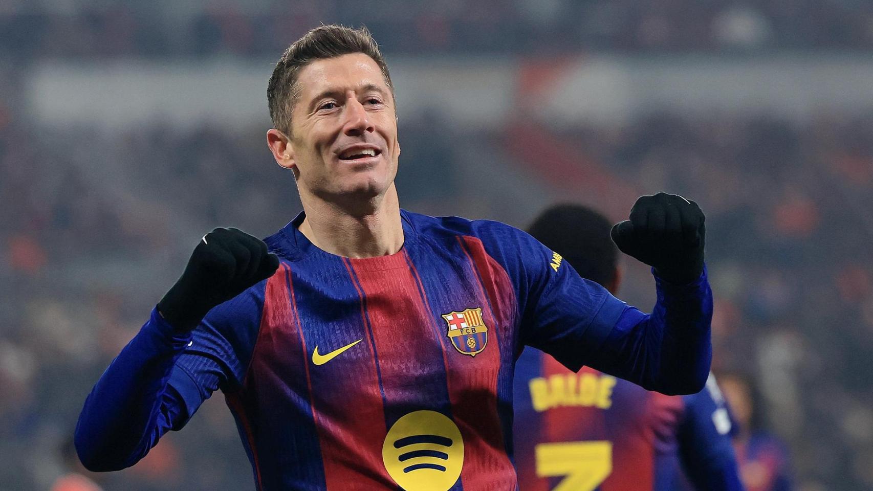 Robert Lewandowski celebra su gol ante el Slavia de Praga