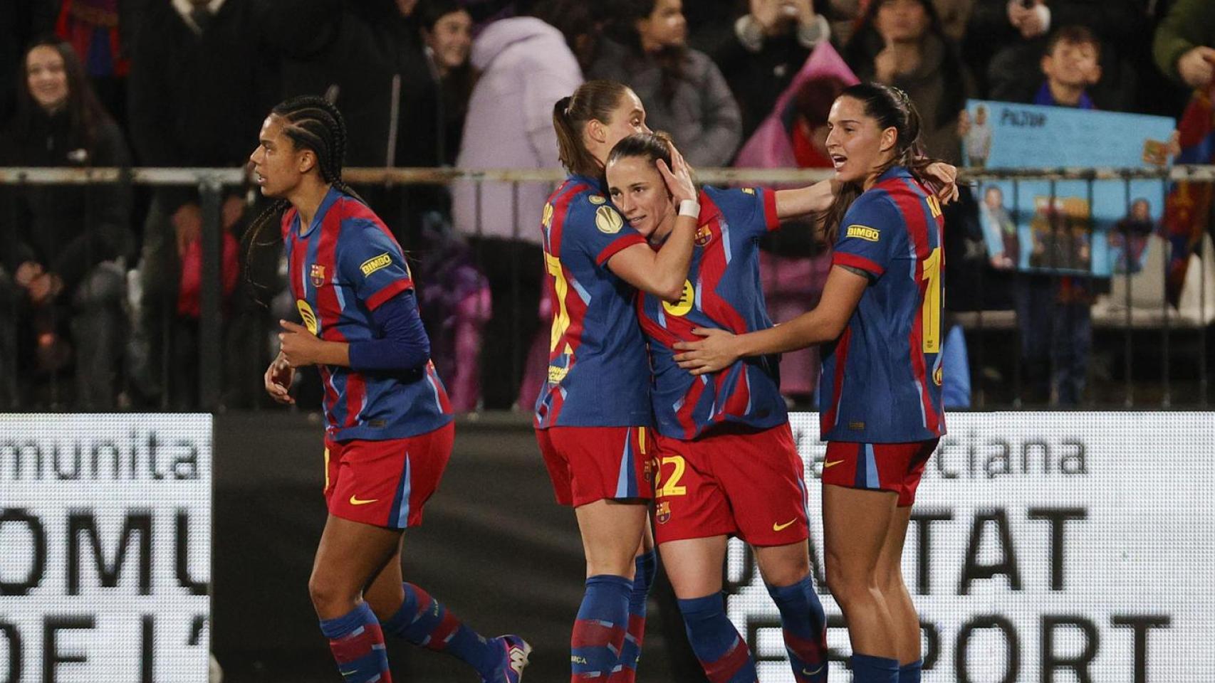 Las jugadoras del Barça Femenino celebran el gol de Ona Batlle en la semifinales de la Supercopa de España contra el Athletic Club
