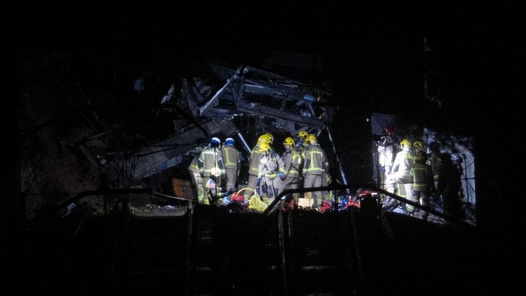 Accident ferroviari a Gelida pel descarrilament d'un tren després de la caiguda d'un mur de contenció