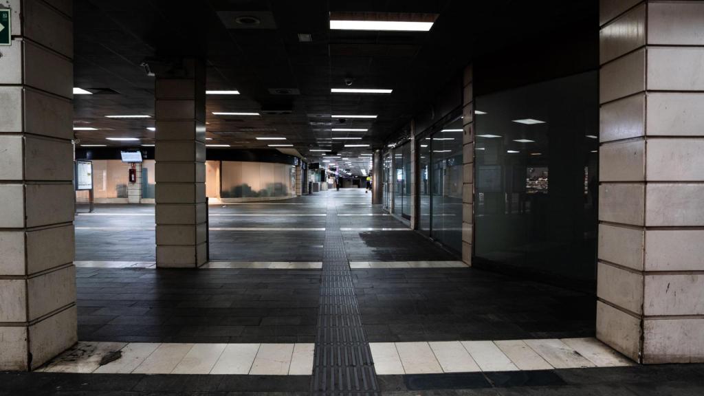 Una estación de Rodalies cerrada