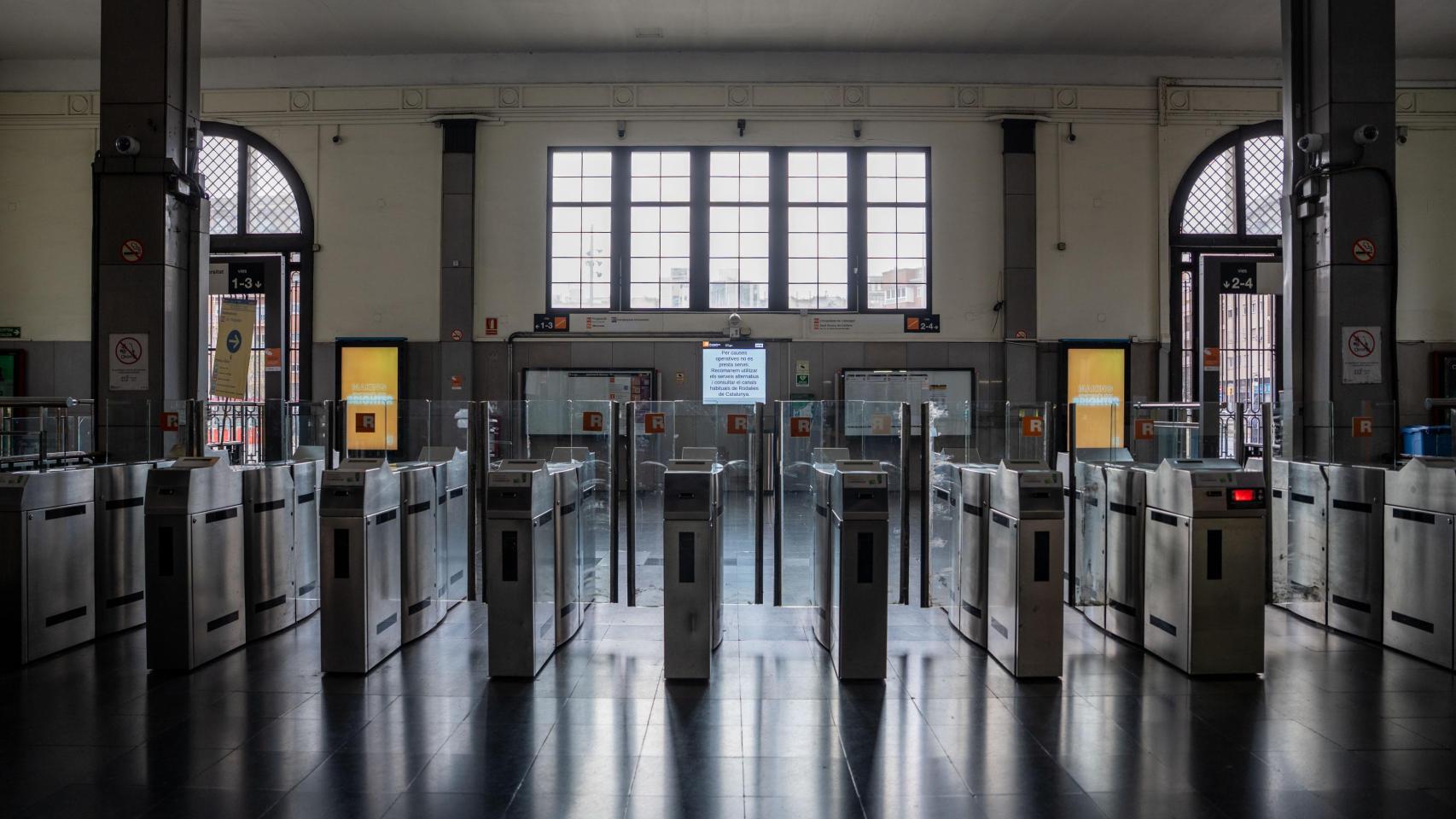 Una estación de Rodalies cerrada el jueves 22 de enero