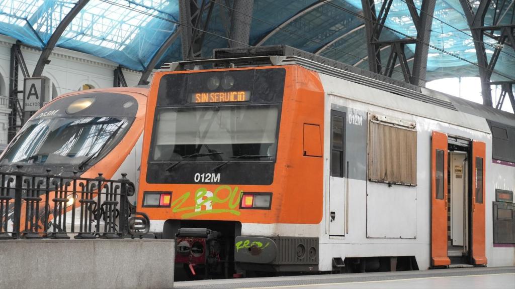 Trenes sin servicio en la Estación de Francia de Barcelona (archivo)