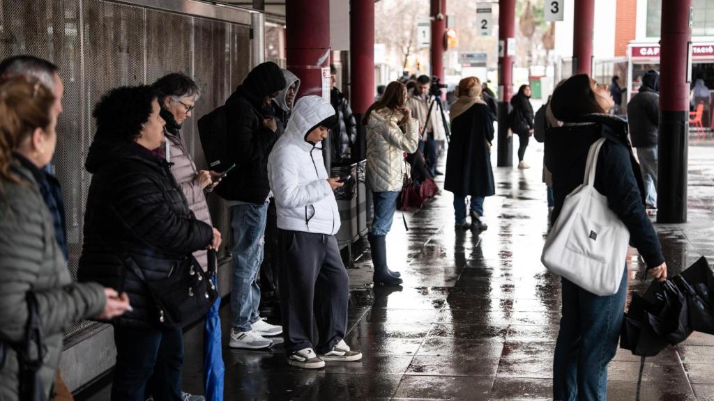Estació d'autobusos a Fabra i Puig a causa de les afectacions de Rodalies (2)