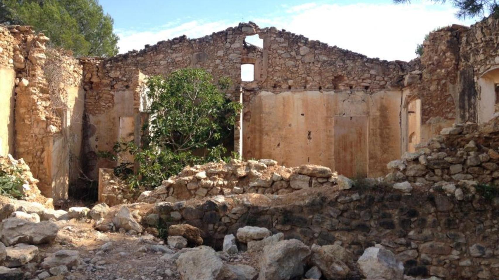 Una casa en ruinas de Jafra, la aldea fantasma