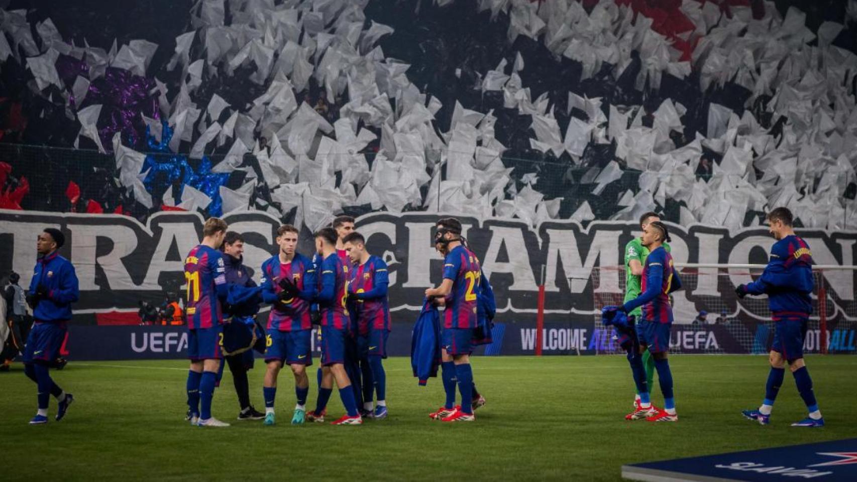 Los jugadores del Barça celebran un gol en la victoria contra el Slavia Praga