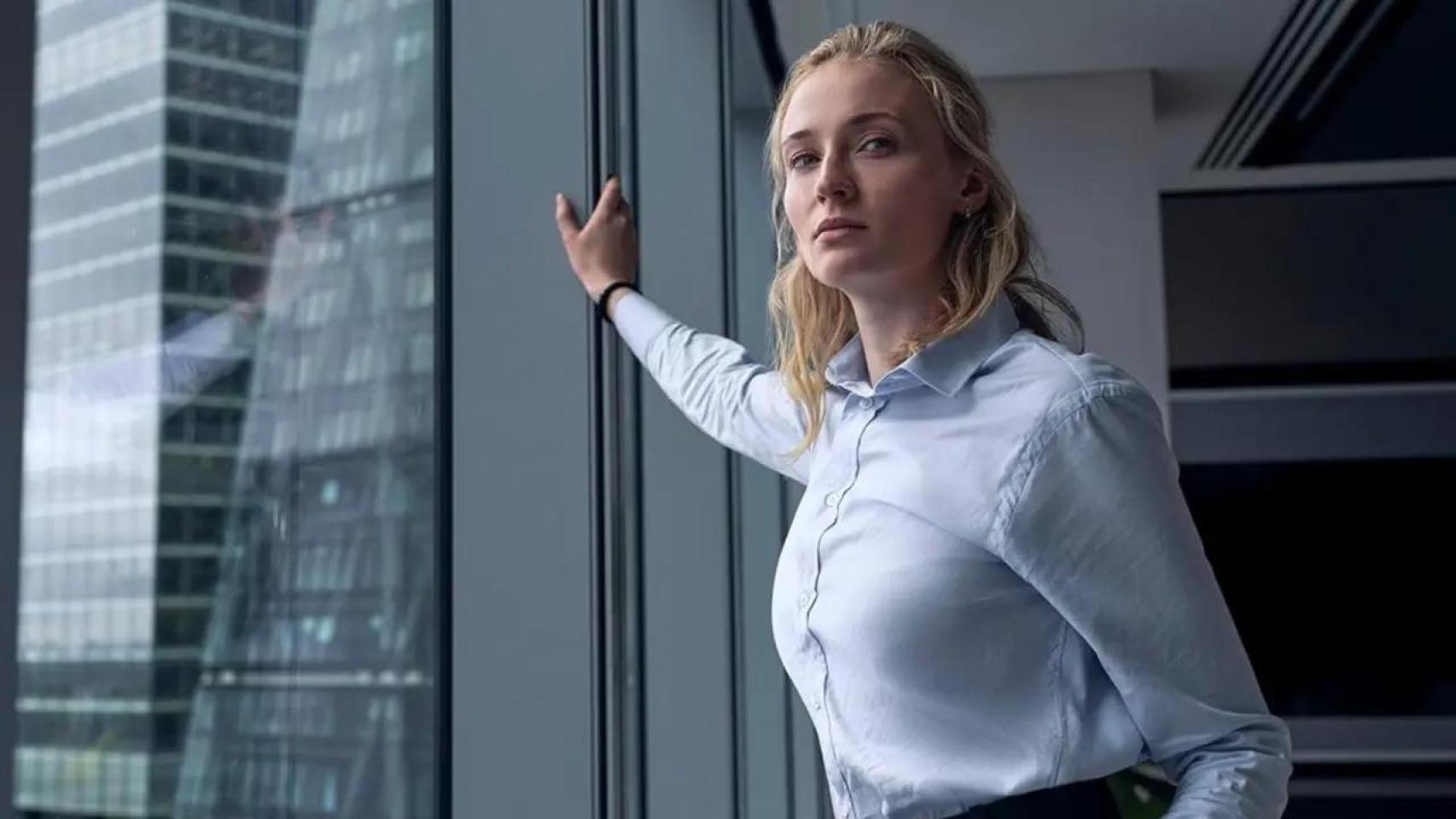 Sophie Turner, en el papel de Zara, protagoniza la serie 'Steal'