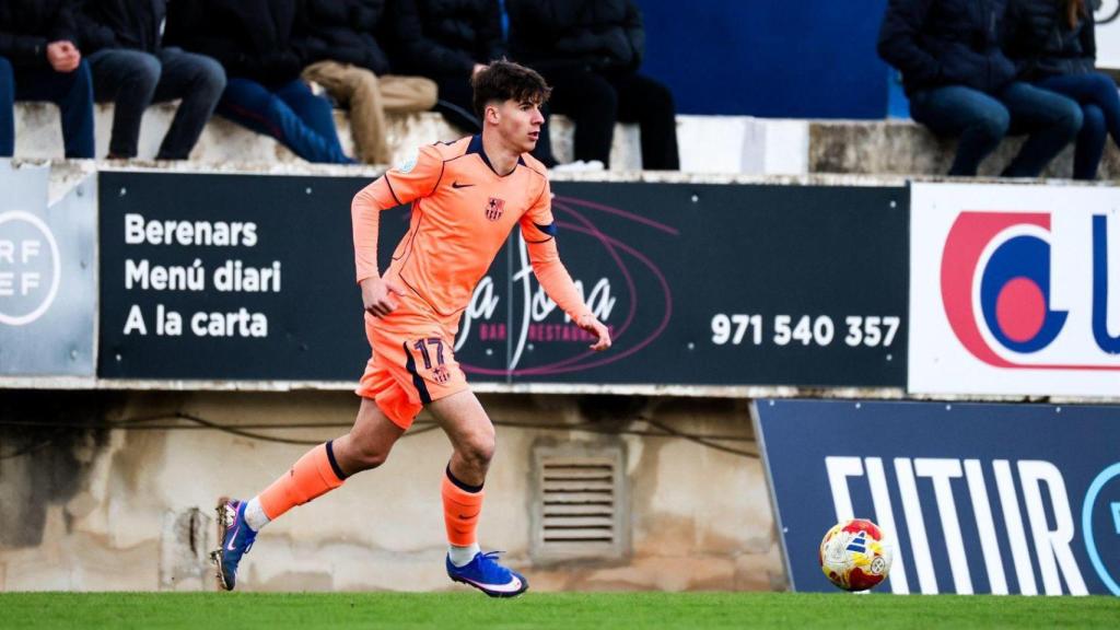 Jofre Torrents en el UD Poblense-Barça B de Segunda Federación