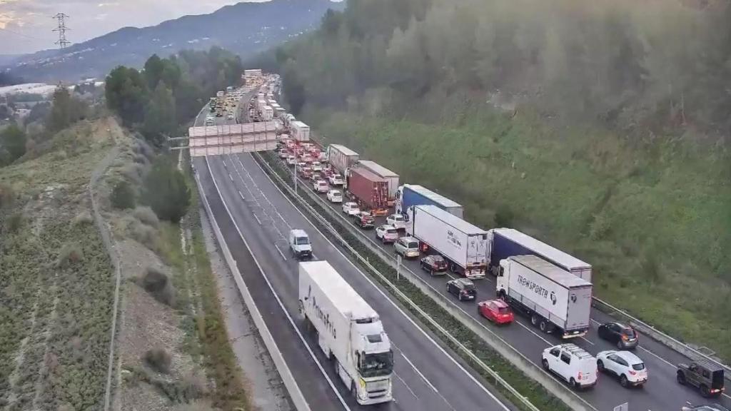 Reabierto un carril en la AP-7 a la altura de Martorell
