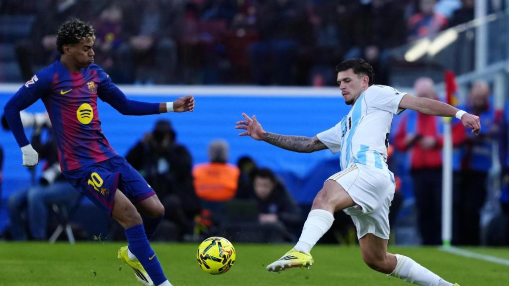 Lamine Yamal prova un regat al Barça-Real Oviedo de la Lliga