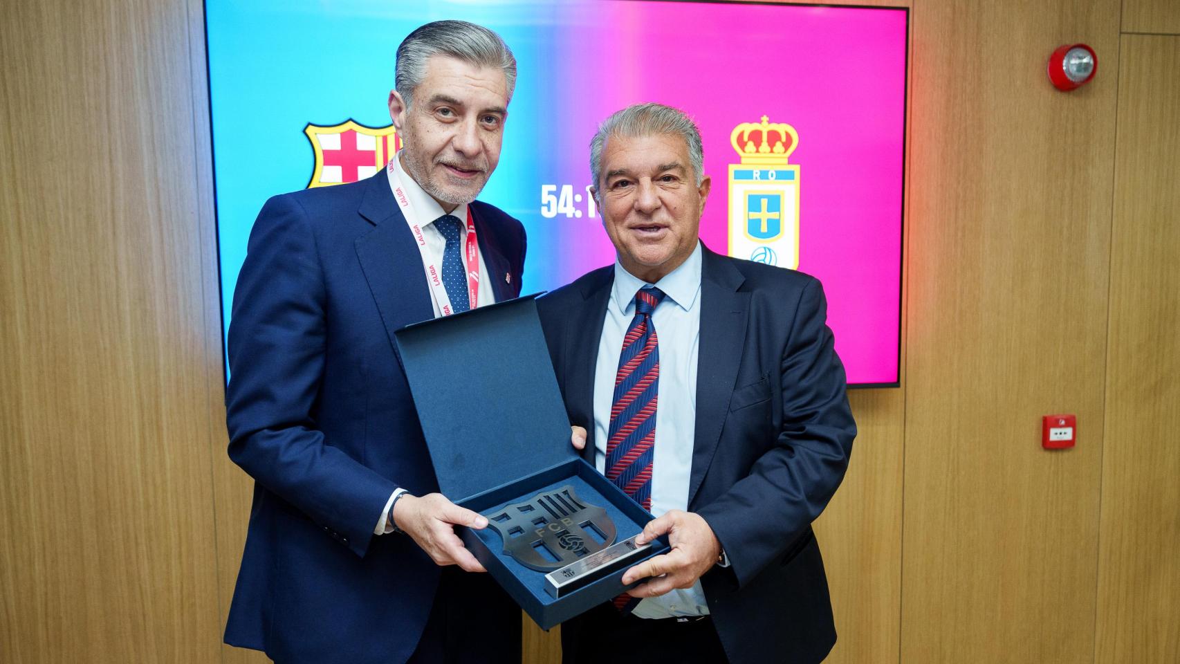 Joan Laporta y Martín Peláez, presidente del Oviedo