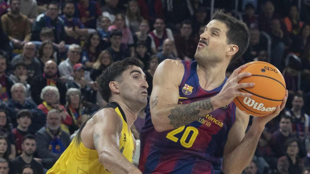 Nico Laprovittola marca los pasos en el Barça de basket-Laguna Tenerife de la Liga Endesa