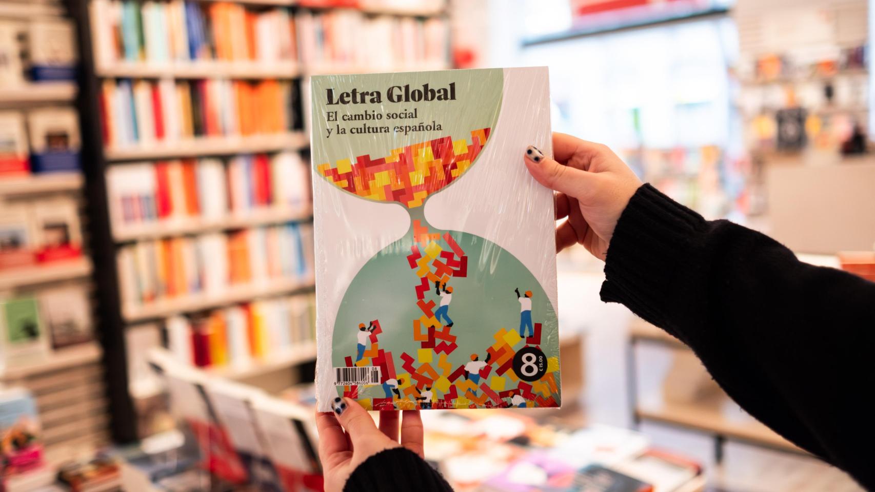 El volumen 8 de 'Letra Global' en la librería La Central de Consell de Cent
