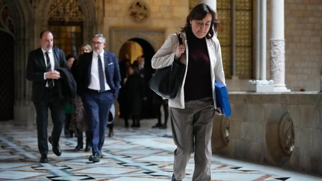 La 'consellera' de Territorio, Vivienda y Transición Ecológica, y portavoz del Govern, Silvia Paneque, se dirige a la reunión semanal del Govern de Cataluña en una imagen de archivo