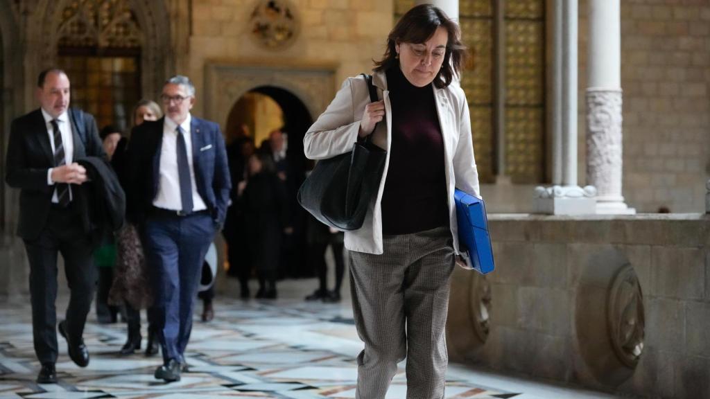 La 'consellera' de Territorio, Vivienda y Transición Ecológica, y portavoz del Govern, Silvia Paneque, se dirige a la reunión semanal del Govern de Cataluña en una imagen de archivo