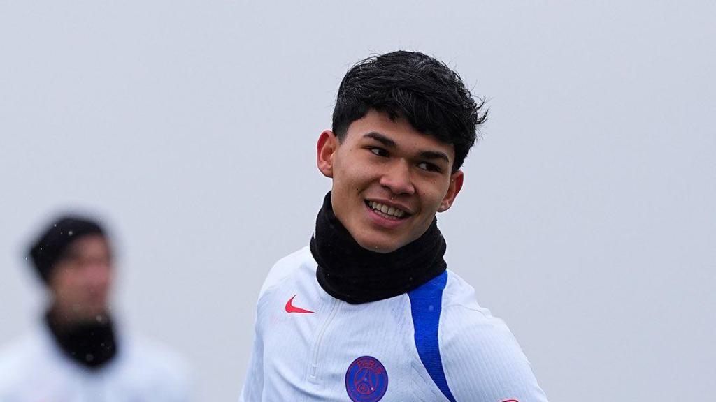 Dro en su primer entrenamiento con el PSG