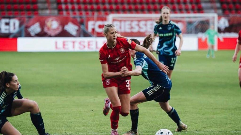 Liv Pennock con el Twente